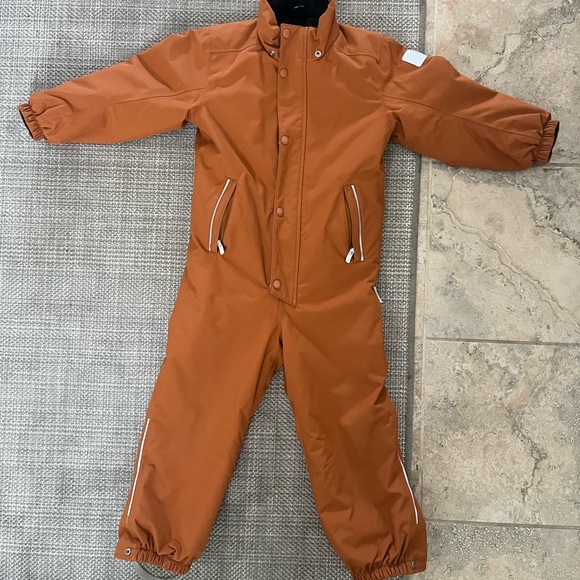 Snow suit - Picture 1 of 3
